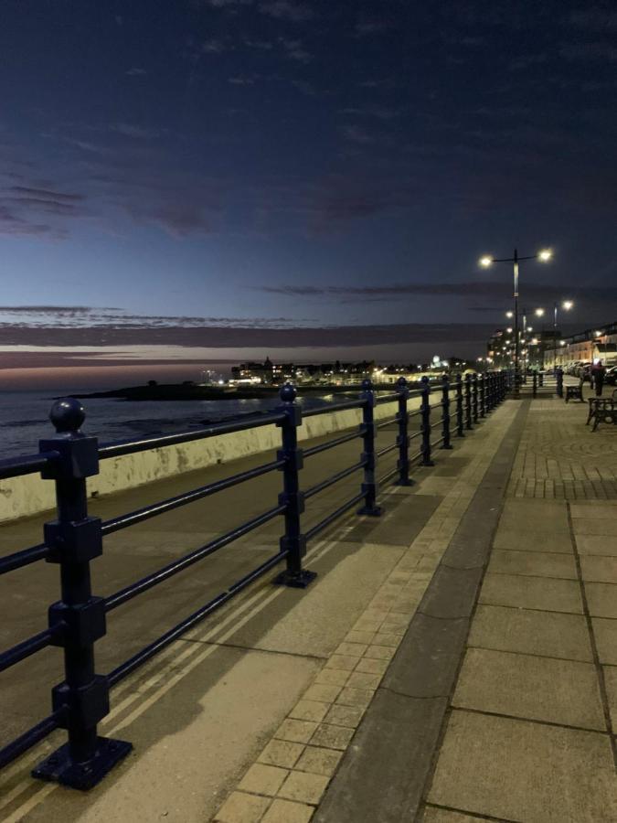 Surfers - Rest Bay, Holiday home Porthcawl
